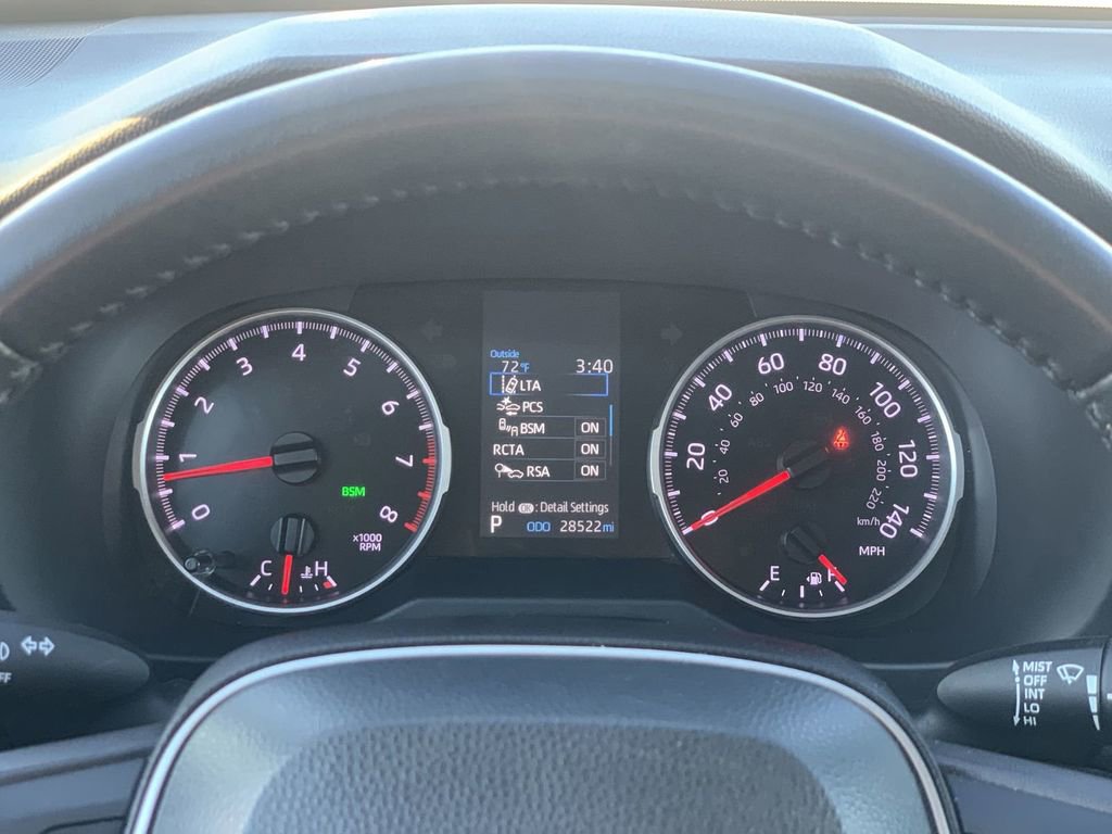 Used 2022 Toyota RAV4 XLE Premium image 8