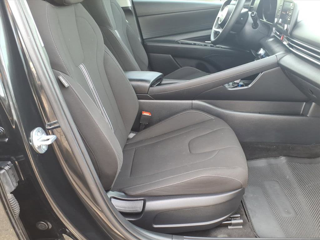 Certified 2023 Hyundai Elantra Blue image 11