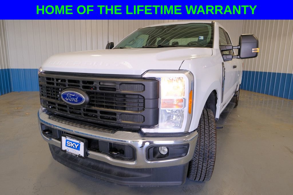 New 2025 Ford F250 XL w/ XL Chrome Package