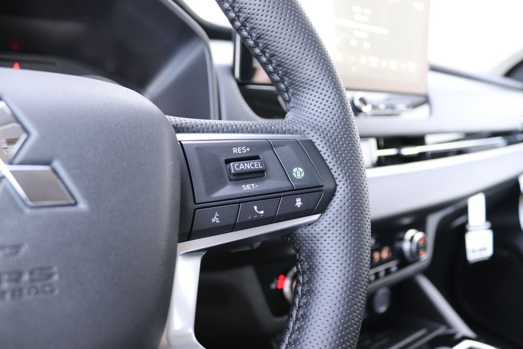 New 2026 Mitsubishi Outlander SE AWD/4WD image 30