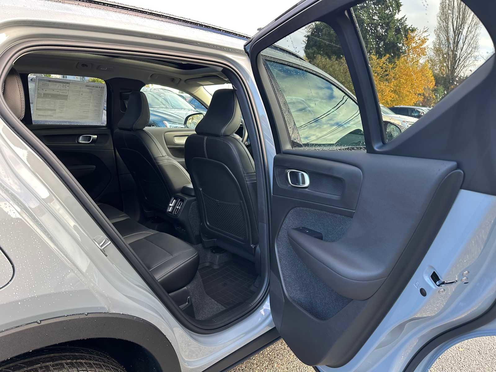 New 2026 Volvo XC40 B5 Ultra w/ Climate Package image 13