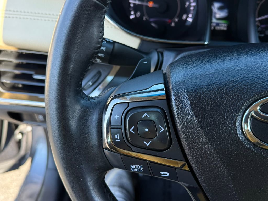 Used 2016 Toyota Avalon Touring image 28