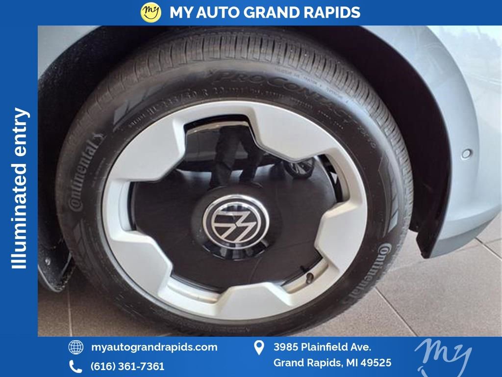 Used 2025 Volkswagen ID. Buzz Pro S RWD image 15
