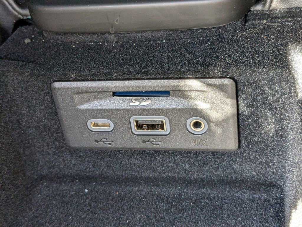 Certified 2022 Chevrolet Corvette Stingray Coupe w/ 1LT image 25