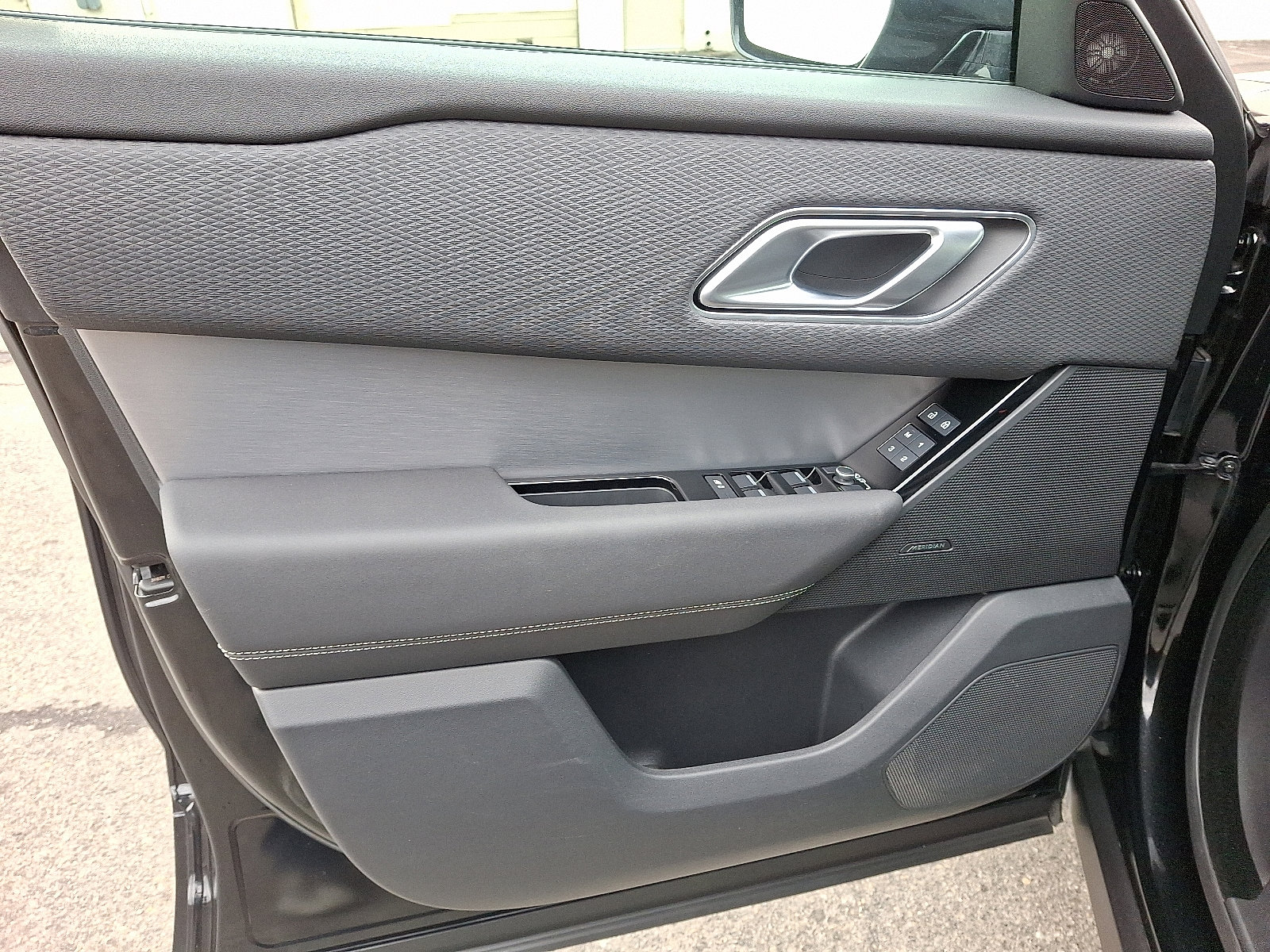 Used 2023 Land Rover Range Rover Velar R-Dynamic S AWD/4WD image 10