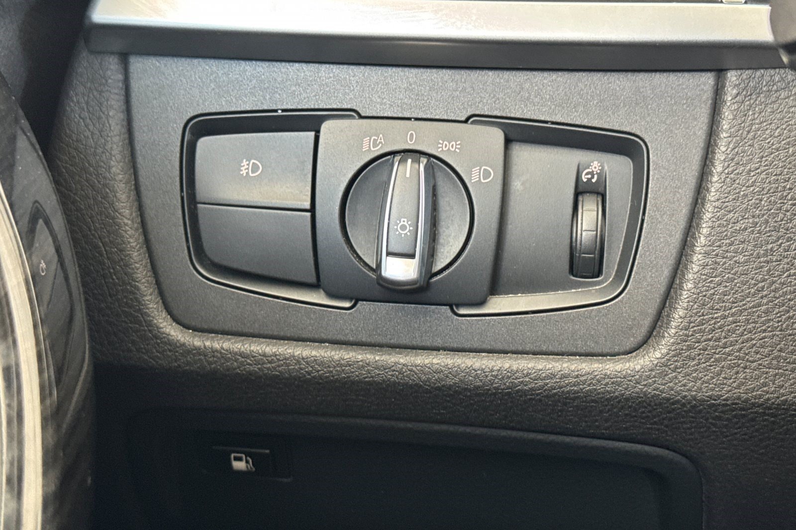 Used 2017 BMW 330e RWD image 35