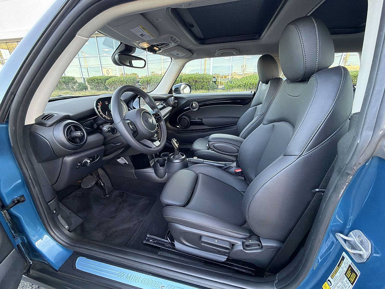 Used 2024 MINI Cooper S FWD image 10