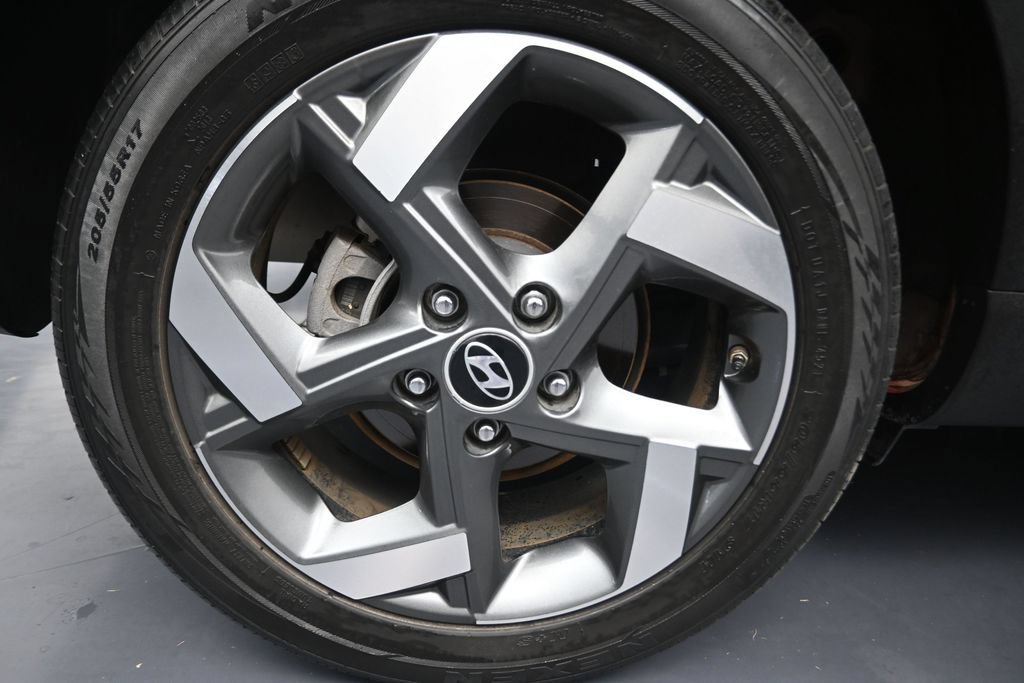 Used 2022 Hyundai Venue Limited FWD image 6