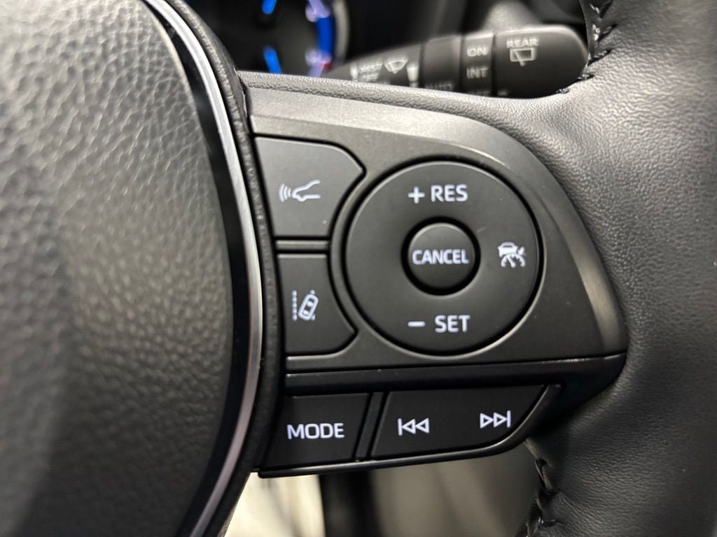 Used 2025 Toyota RAV4 XSE w/ Weather Package AWD/4WD image 20