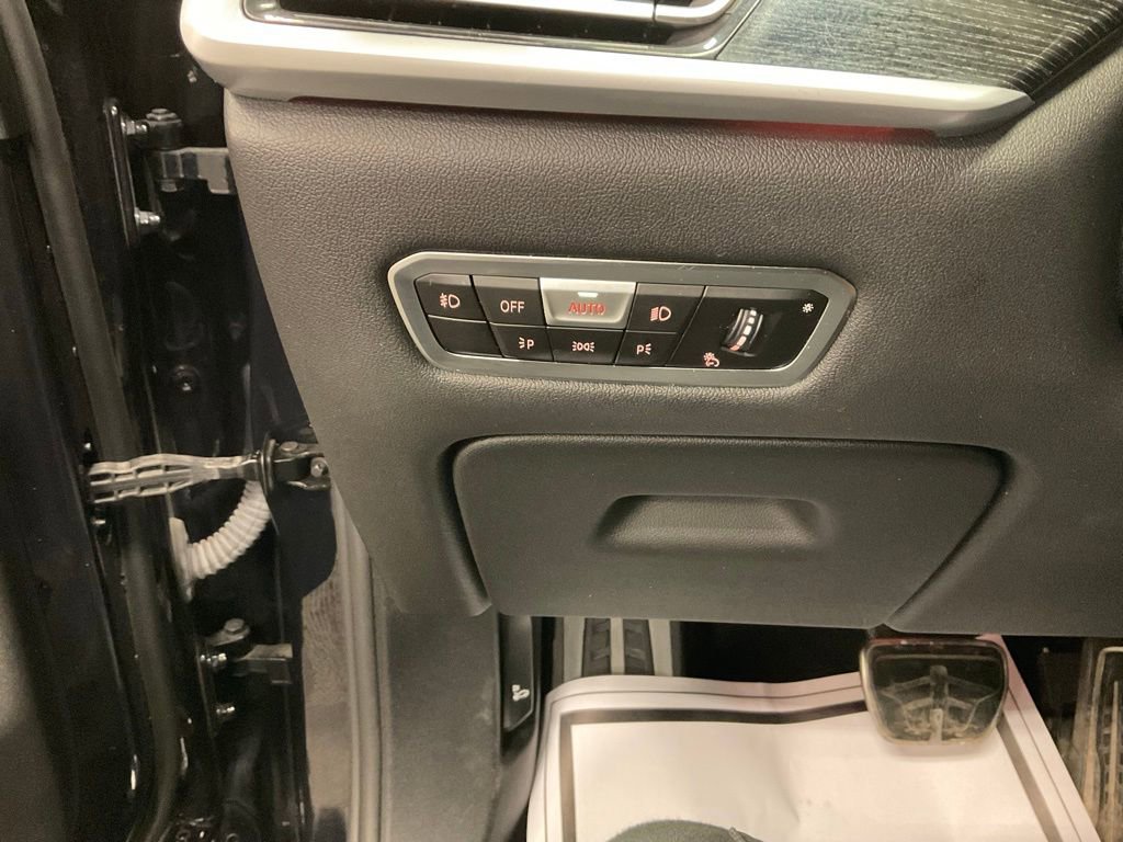 Used 2021 BMW X7 M50i image 22