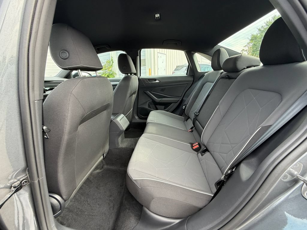 Used 2025 Volkswagen Jetta Sport FWD image 22