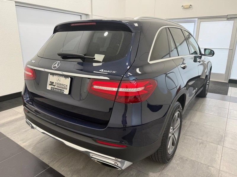 Used 2019 Mercedes-Benz GLC 300 4MATIC image 2