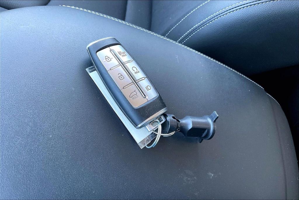 Used 2024 Genesis GV70 2.5T w/ Select Package image 12