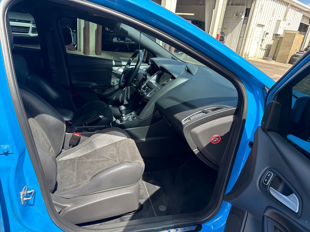 Used 2017 Ford Focus RS AWD/4WD image 28