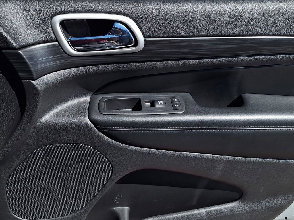 Used 2020 Jeep Grand Cherokee Altitude image 27