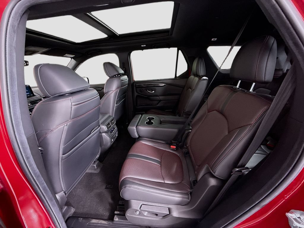 Certified 2025 Honda Pilot Black Edition image 21