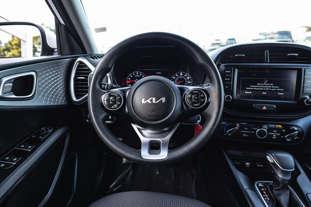 Used 2022 Kia Soul LX image 23