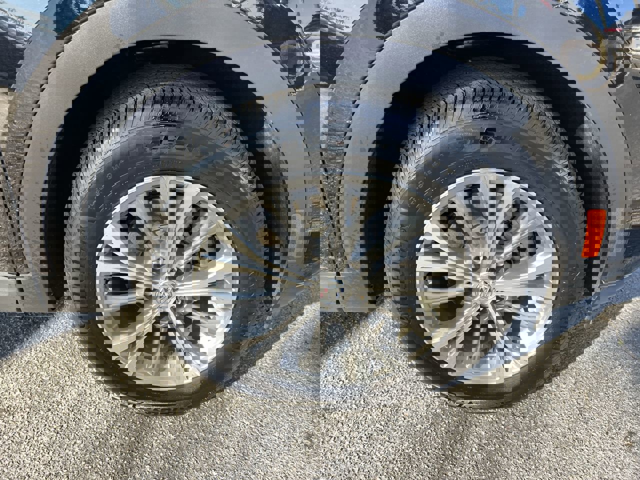 Used 2023 Buick Envision Preferred image 13