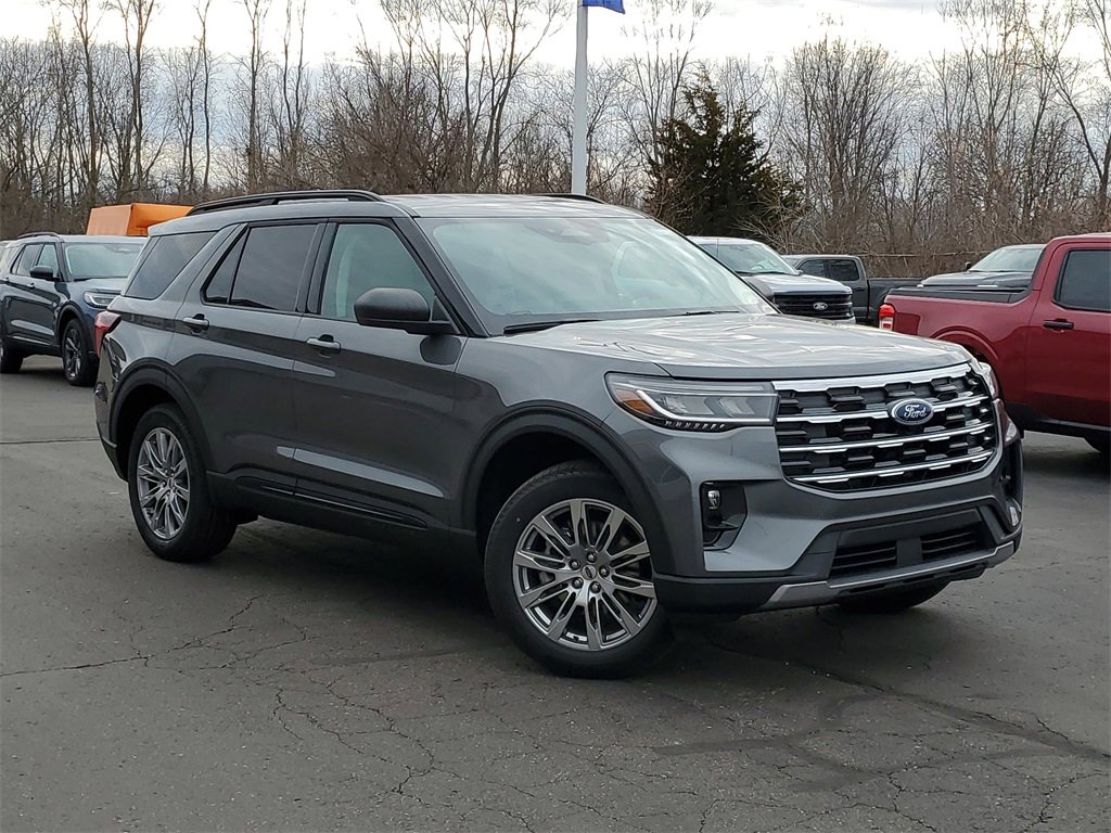 New 2026 Ford Explorer Active image 2