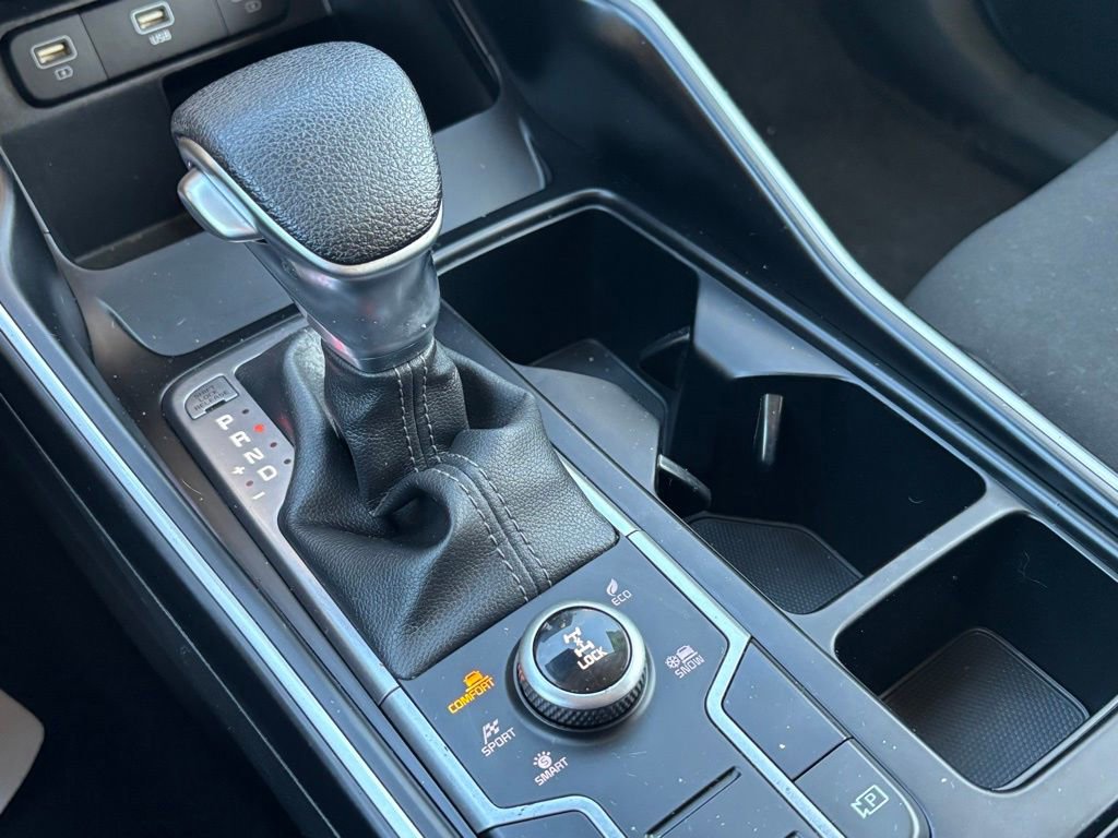 Used 2023 Kia Sorento LX image 19