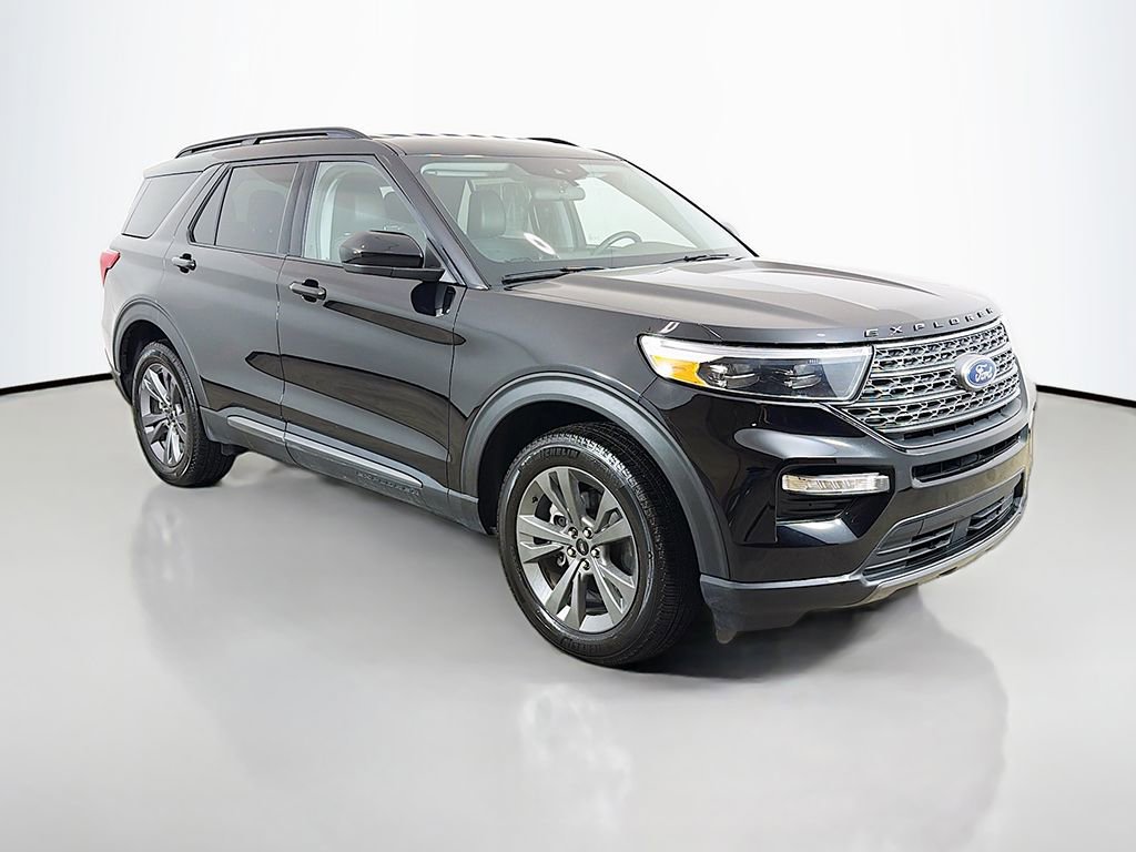 Used 2023 Ford Explorer XLT w/ Equipment Group 202A AWD/4WD image 42