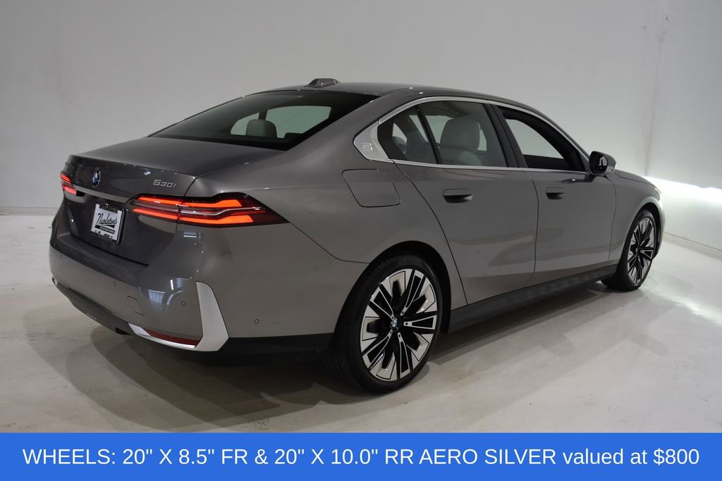 Used 2025 BMW 530i xDrive w/ Premium Package image 4