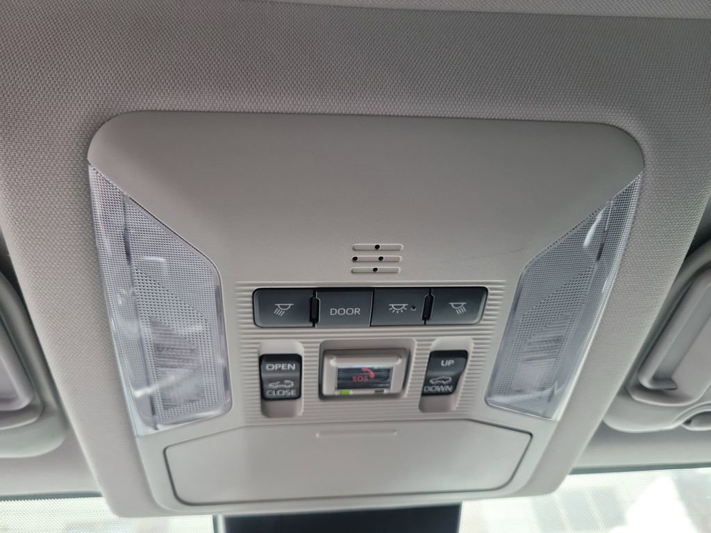 Used 2023 Toyota RAV4 XLE Premium image 5