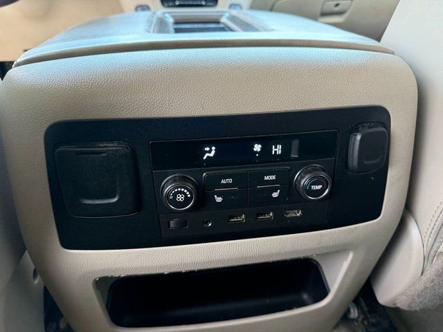Used 2018 GMC Yukon XL Denali image 17