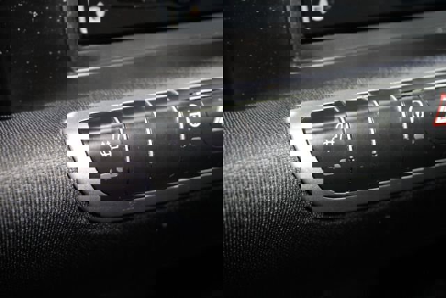 Used 2015 smart fortwo pure image 16