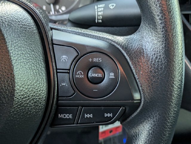 Used 2025 Toyota Corolla LE FWD image 20