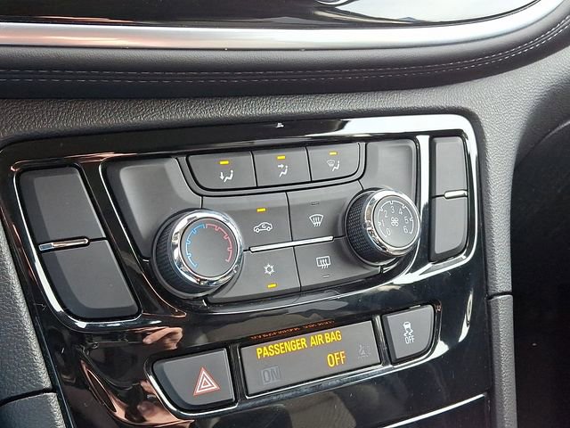 Used 2021 Buick Encore Preferred w/ Safety Package image 15