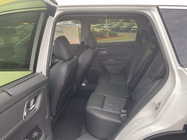 New 2026 Nissan Rogue Platinum AWD/4WD image 14