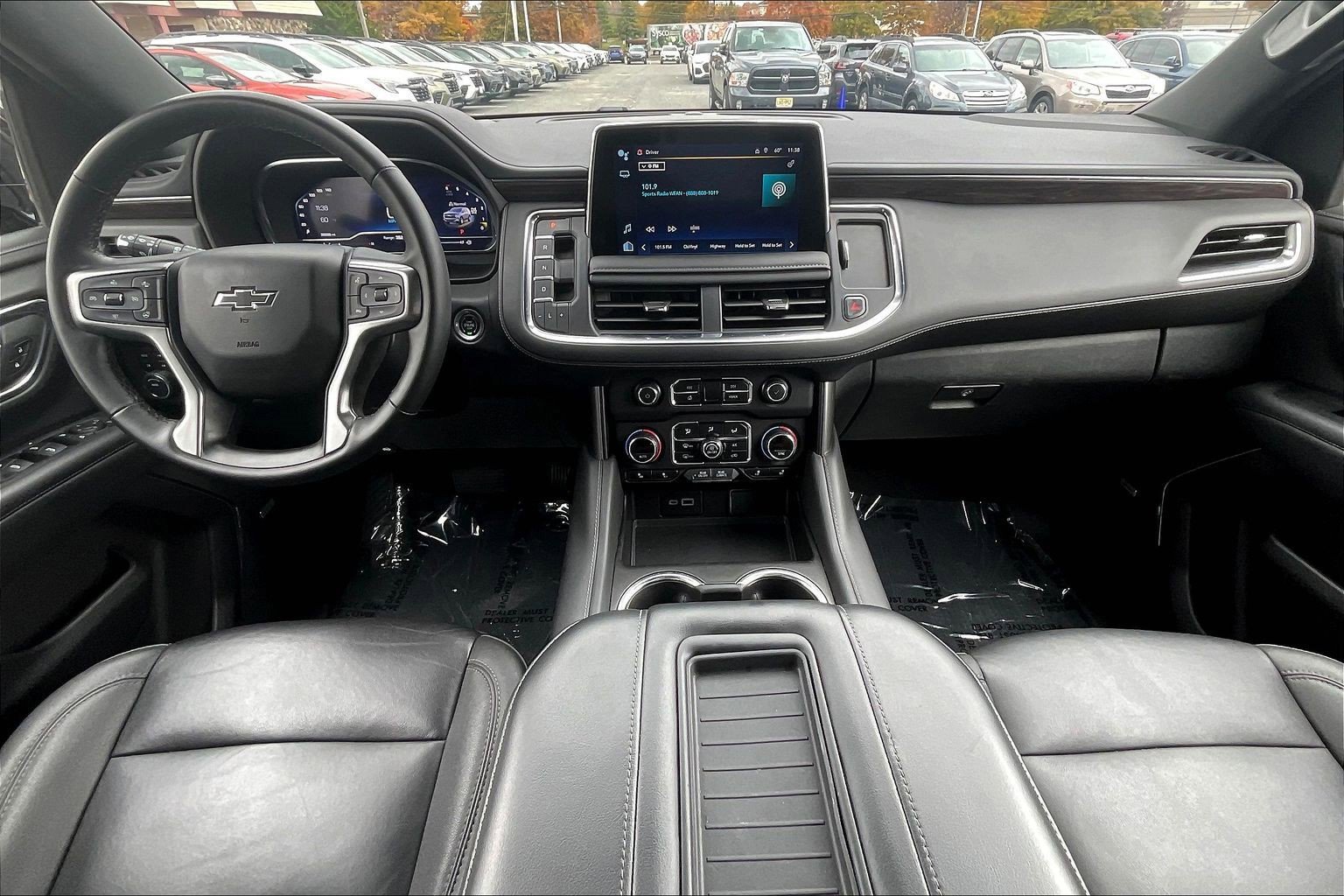 Used 2024 Chevrolet Tahoe Z71 w/ Luxury Package image 12