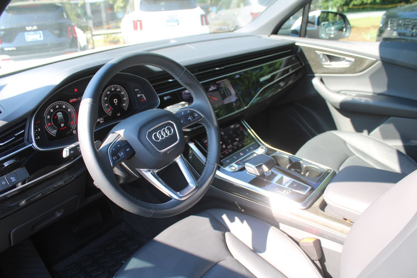 Used 2025 Audi Q7 3.0T Premium AWD/4WD image 26