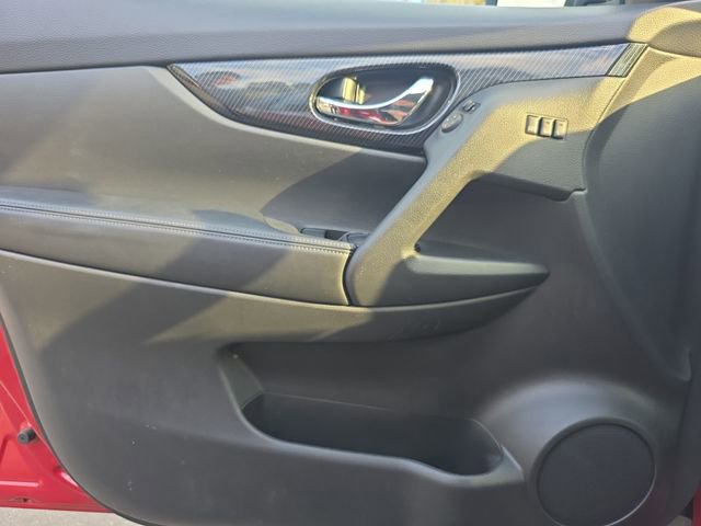 Used 2017 Nissan Rogue SL w/ SL Premium Package image 40