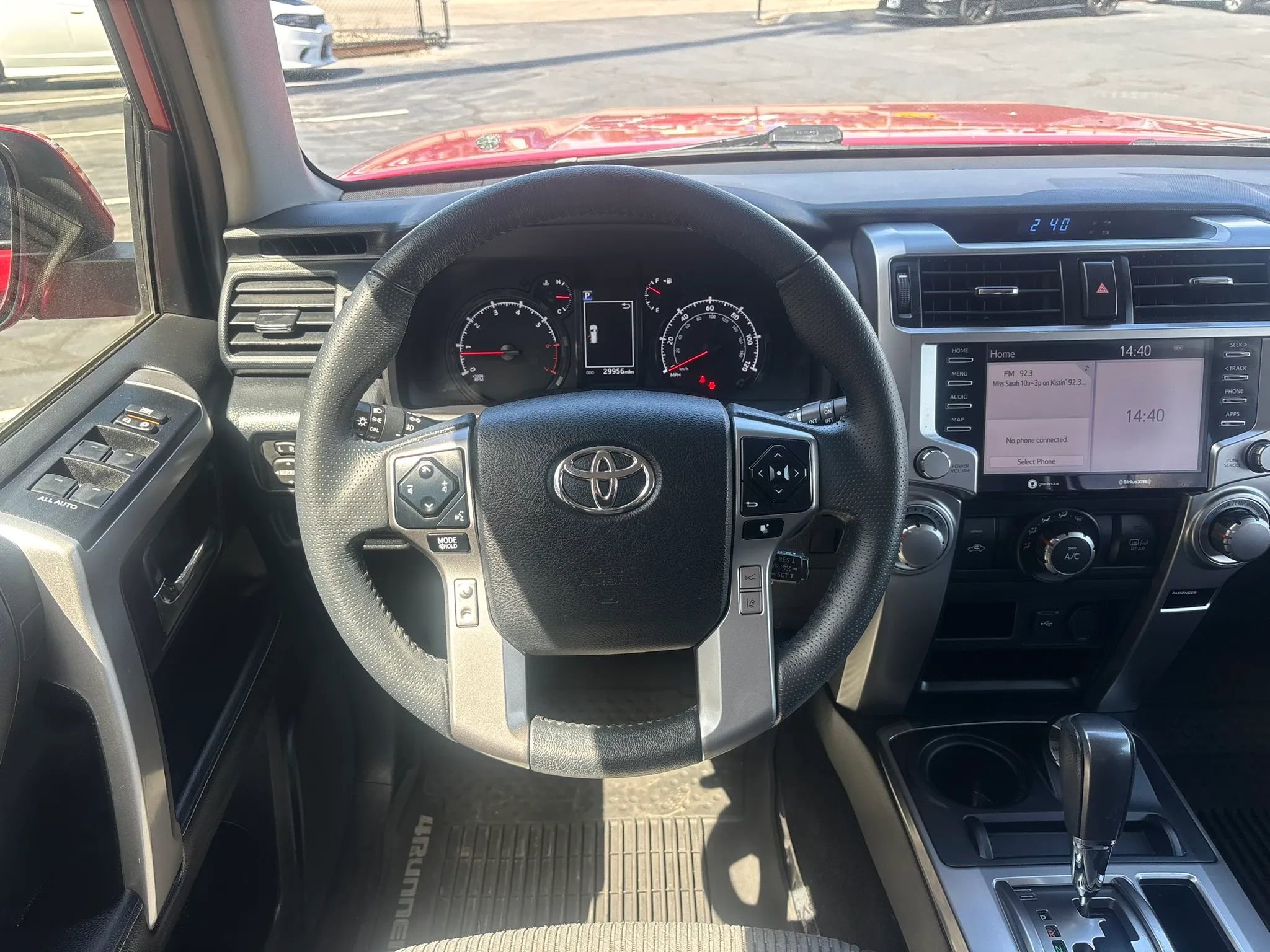 Used 2020 Toyota 4Runner SR5 AWD/4WD image 9