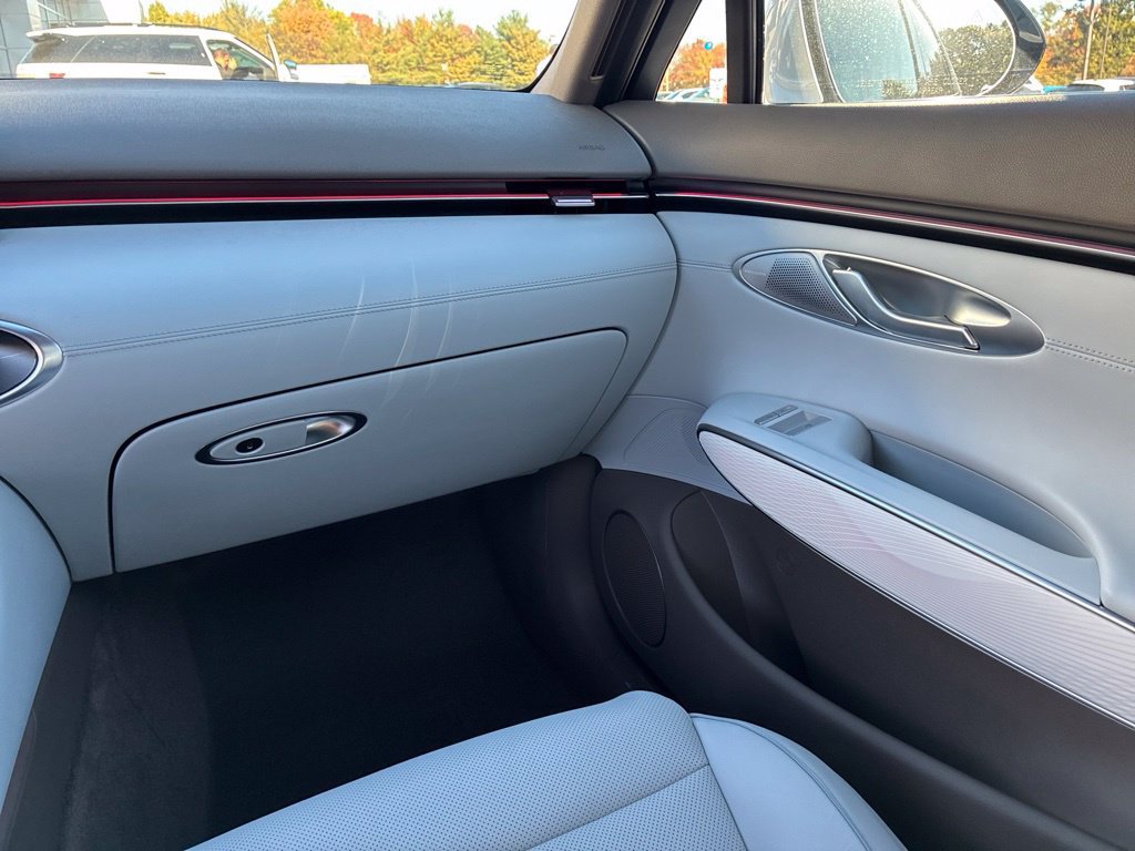 New 2027 Genesis GV70 2.5T Advanced AWD/4WD image 39
