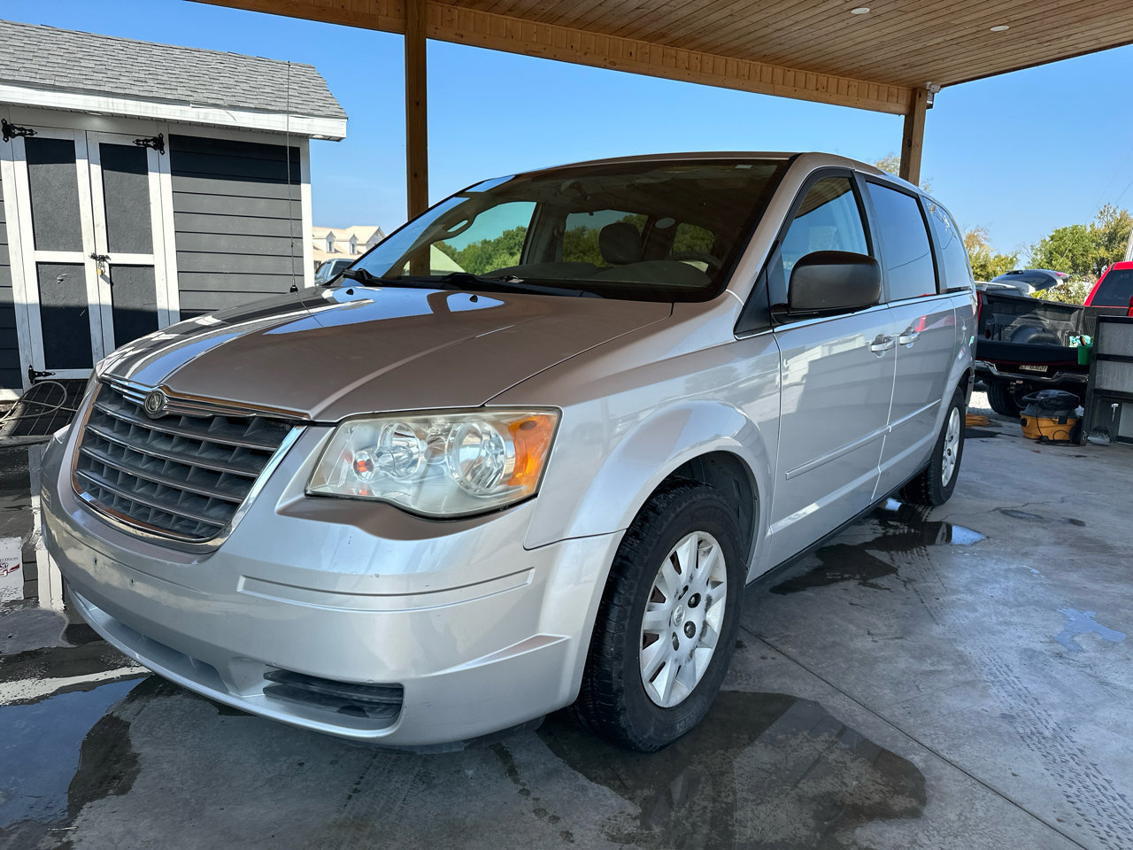 Used 2009 Chrysler Town & Country LX w/ PWR Convenience Group image 3