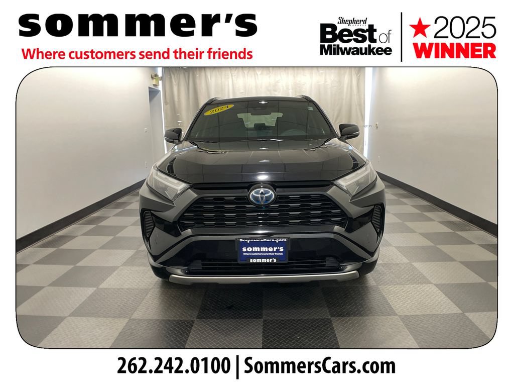 Used 2024 Toyota RAV4 SE w/ Convenience Package AWD/4WD image 8