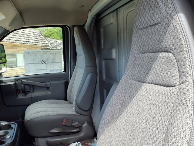 New 2025 Chevrolet Express 3500 w/ Power Convenience Package image 7