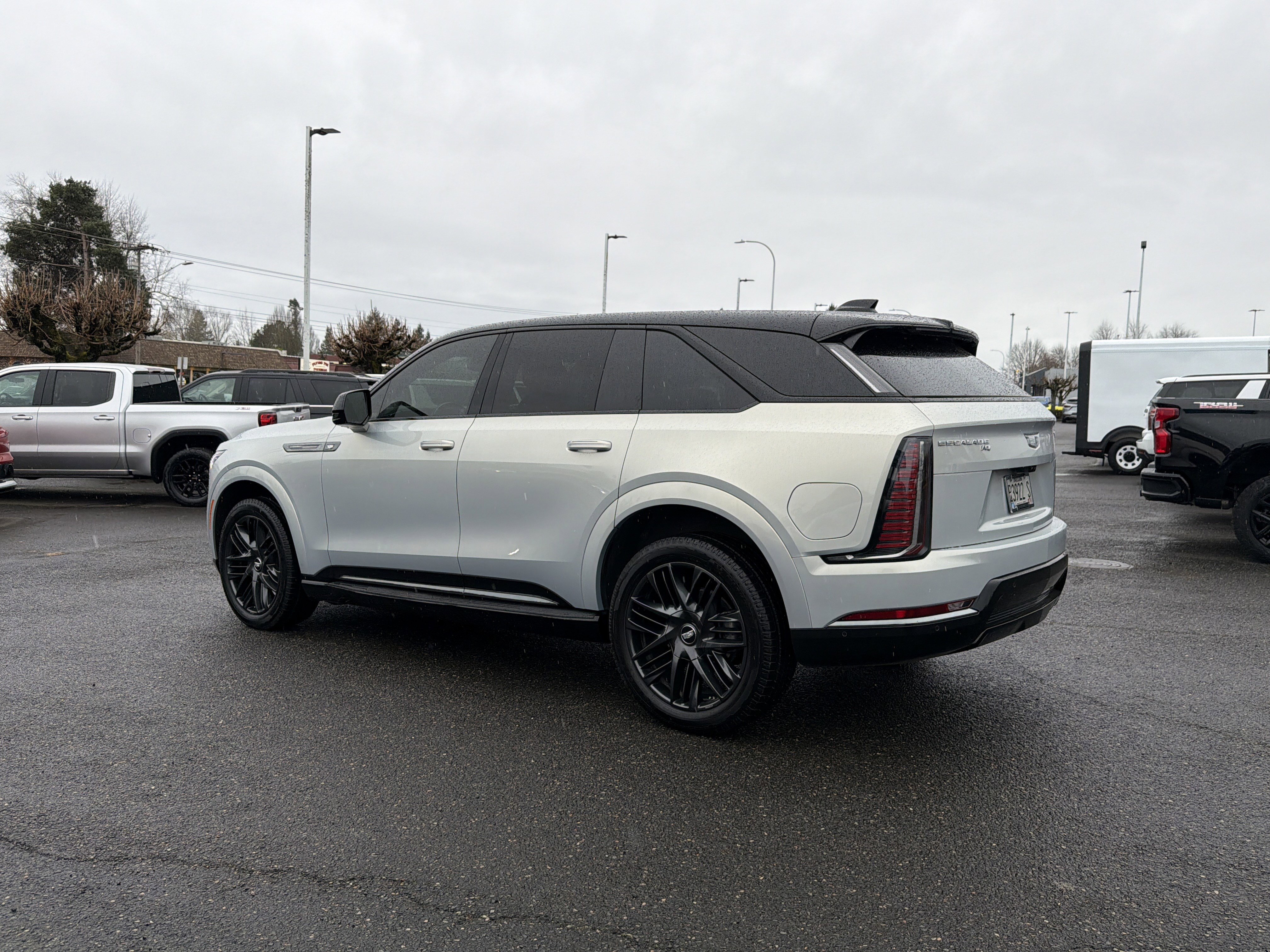 Used 2025 Cadillac Escalade IQ Sport 2 w/ LPO, ONYX Package image 3