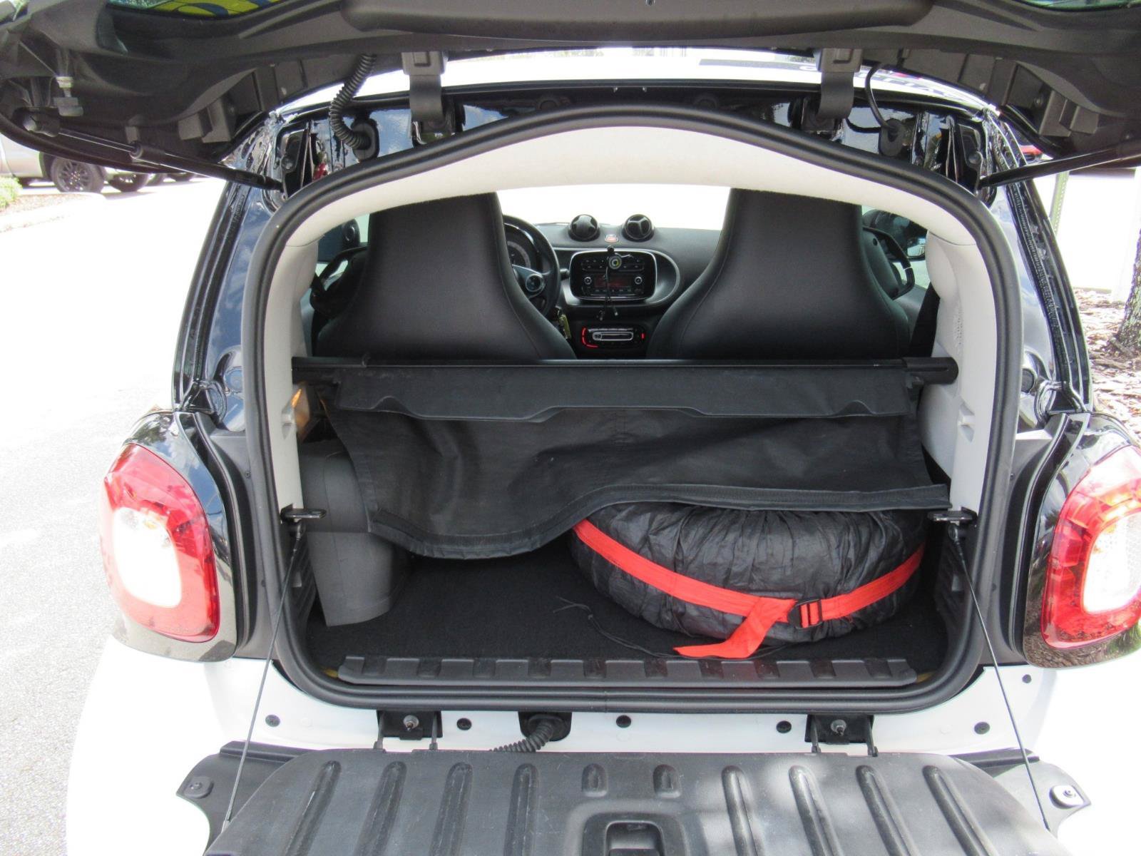 Used 2016 smart fortwo Prime RWD image 13