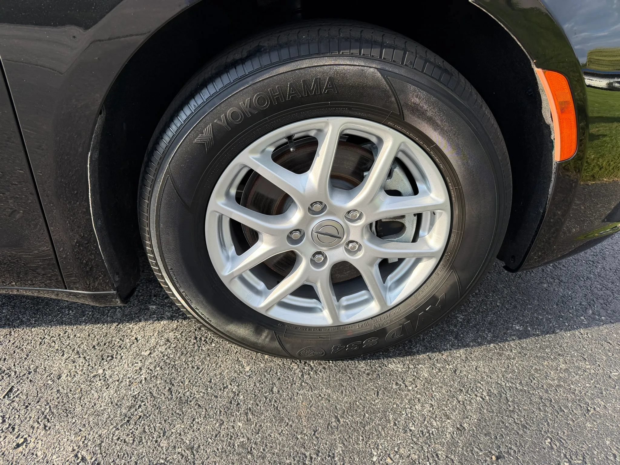 Used 2023 Chrysler Pacifica Touring-L FWD image 46