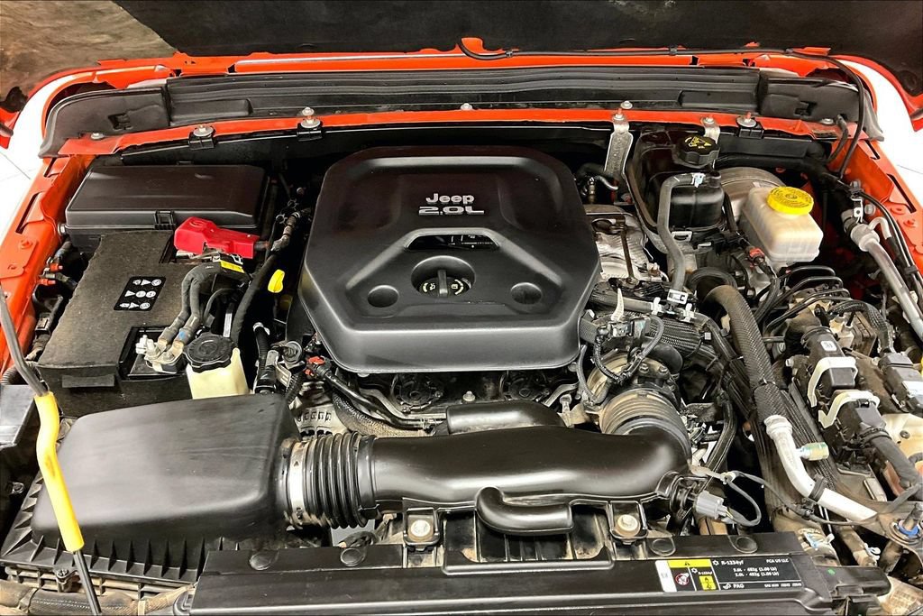 Used 2020 Jeep Wrangler Unlimited Sahara w/ Uconnect 4C Nav & Sound Group AWD/4WD image 11