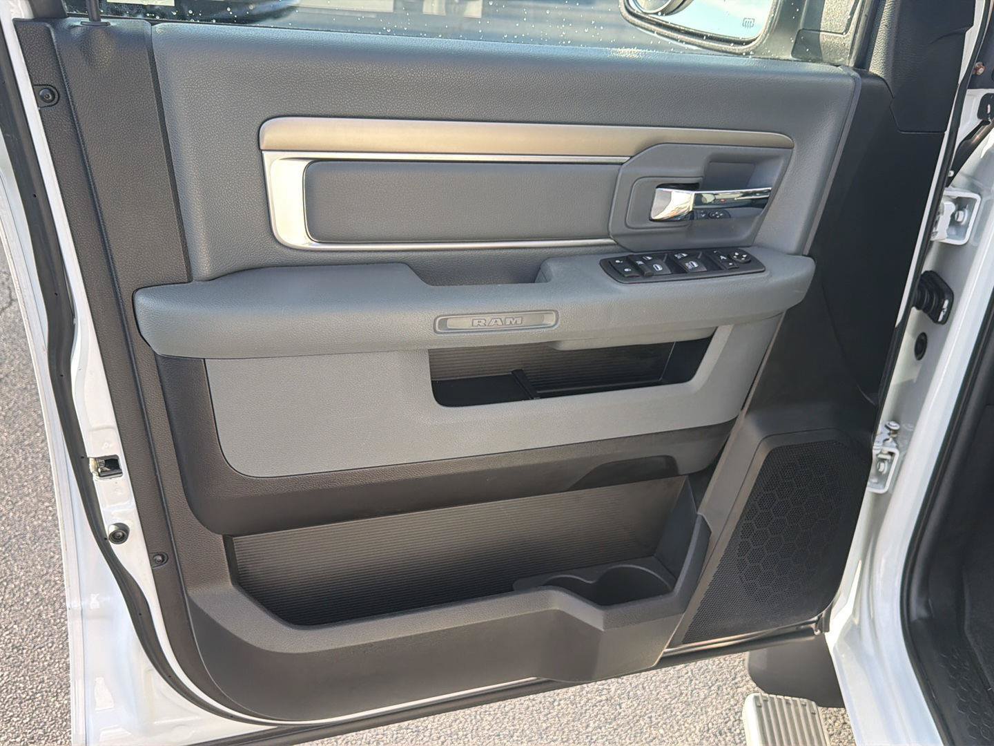 Used 2019 RAM 1500 Big Horn RWD image 16
