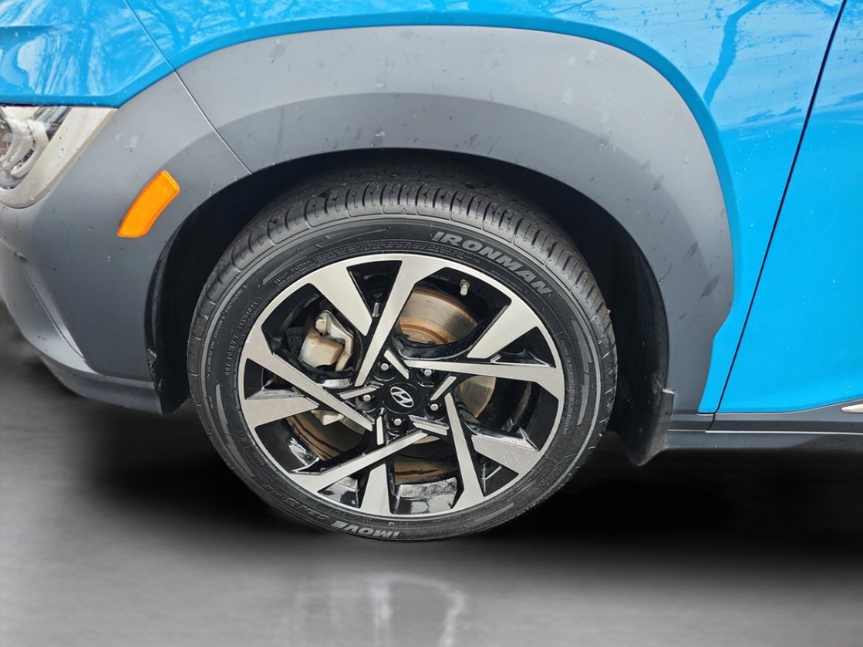 Certified 2022 Hyundai Kona Limited FWD image 32