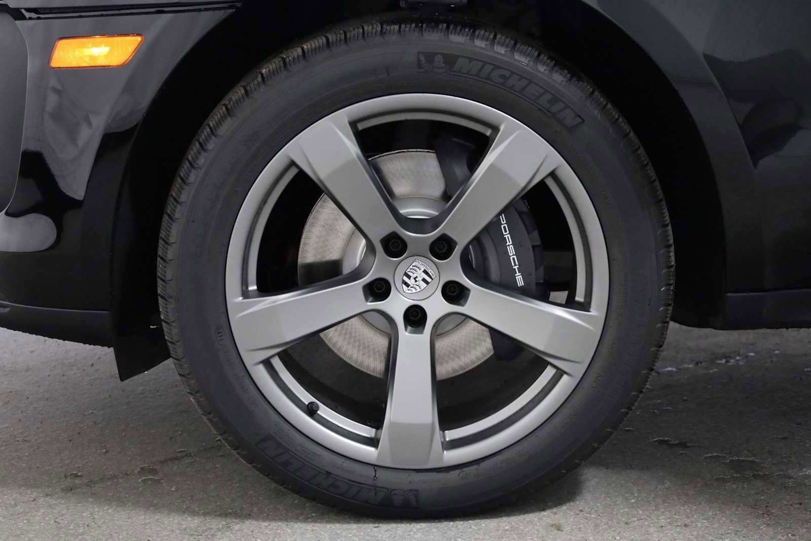 New 2026 Porsche Macan image 40