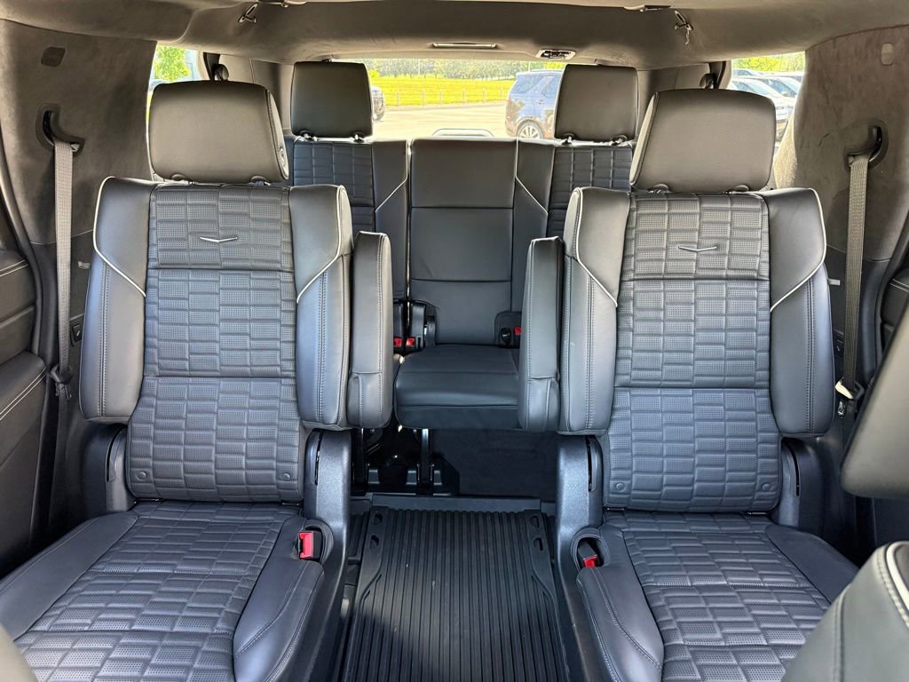 Used 2025 Cadillac Escalade Sport Platinum w/ LPO, ONYX Package AWD/4WD image 35