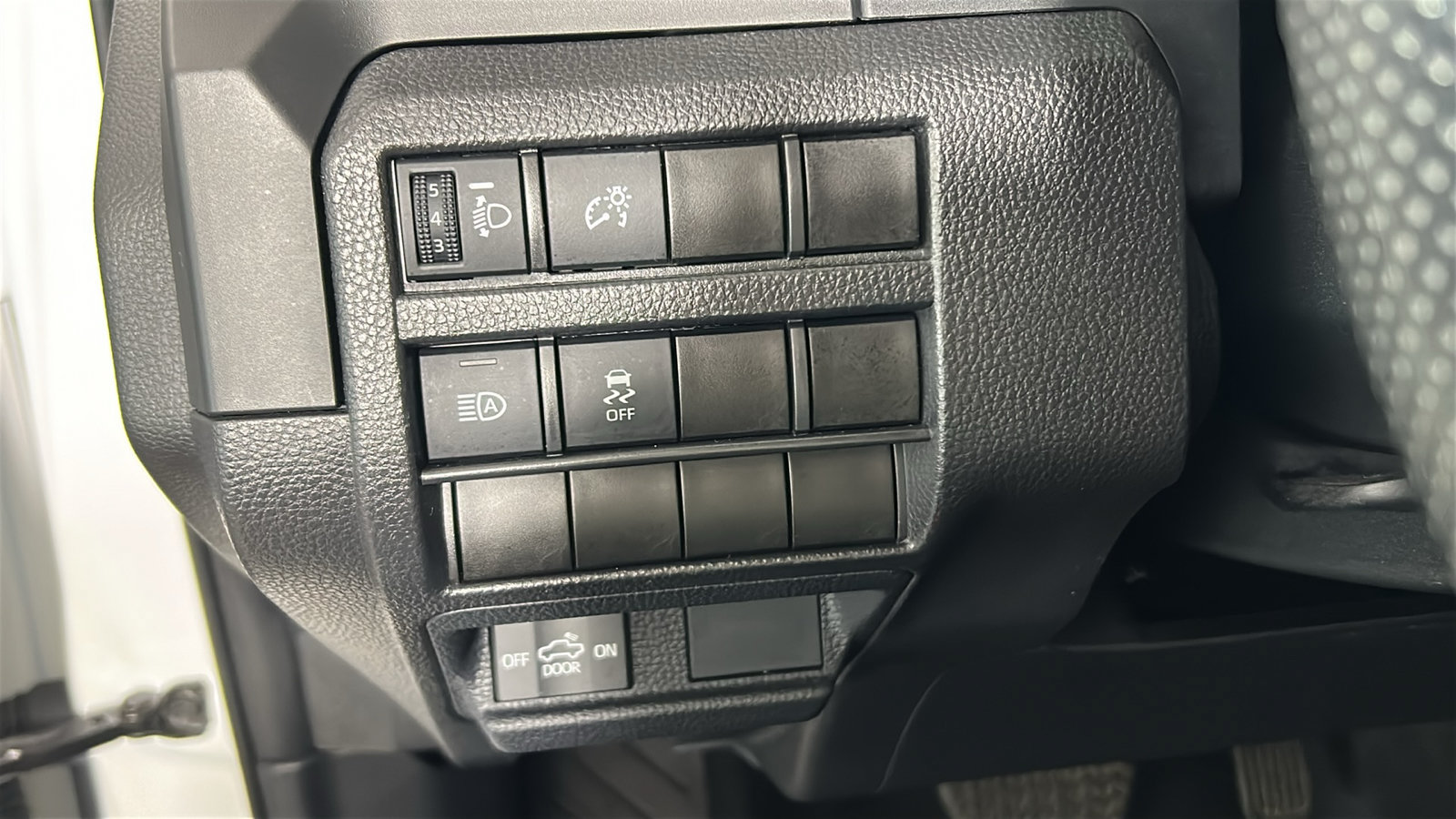 Used 2024 Toyota Tacoma SR AWD/4WD image 24