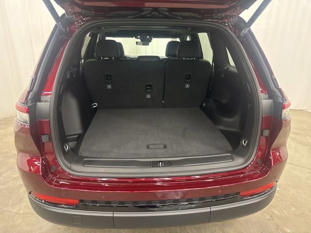 New 2025 Jeep Grand Cherokee Laredo image 18